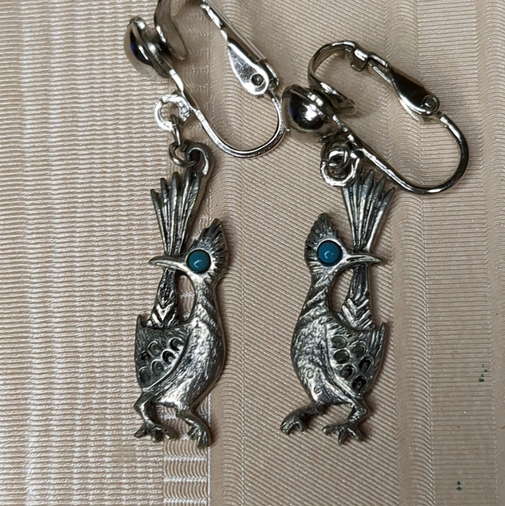 Vintage Silver Tone J. Ritter Roadrunner Earrings Clip On Turquoise Eyes